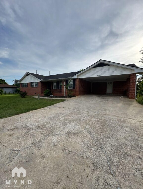 property at 3005 Salem Rd SE