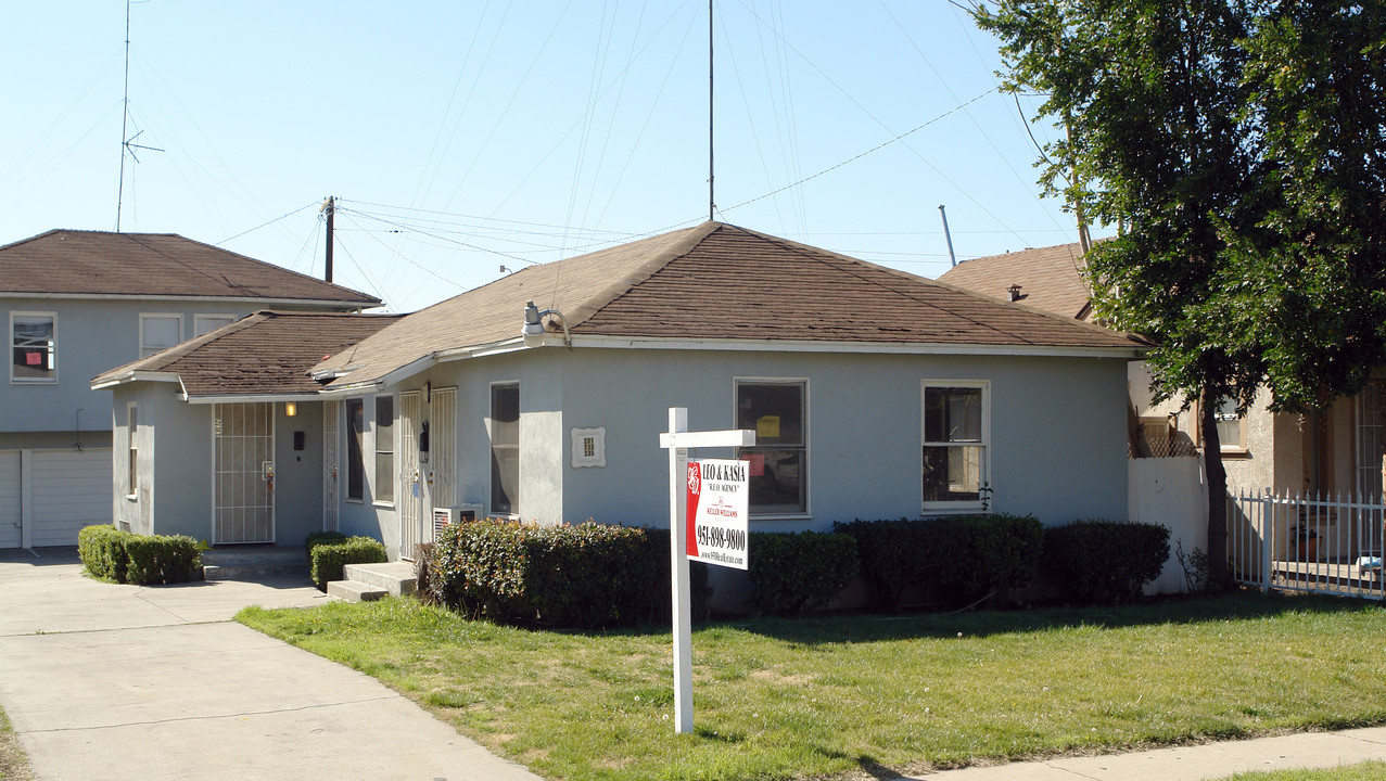 229-235 W 14th St in San Bernardino, CA - Building Photo