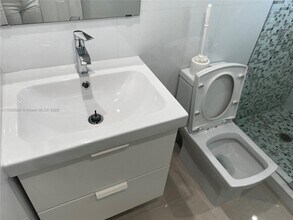 7250 SW 94th Pl in Miami, FL - Building Photo - Building Photo