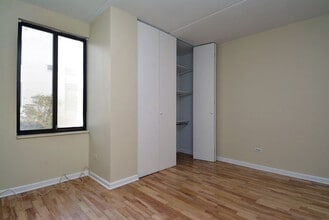 330 W Miner St in Arlington Heights, IL - Building Photo - Building Photo