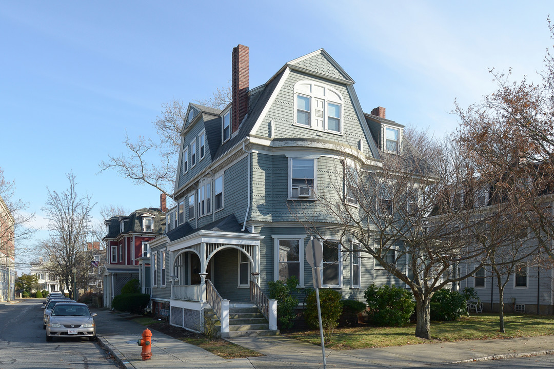 60 Orchard St in New Bedford, MA - Building Photo