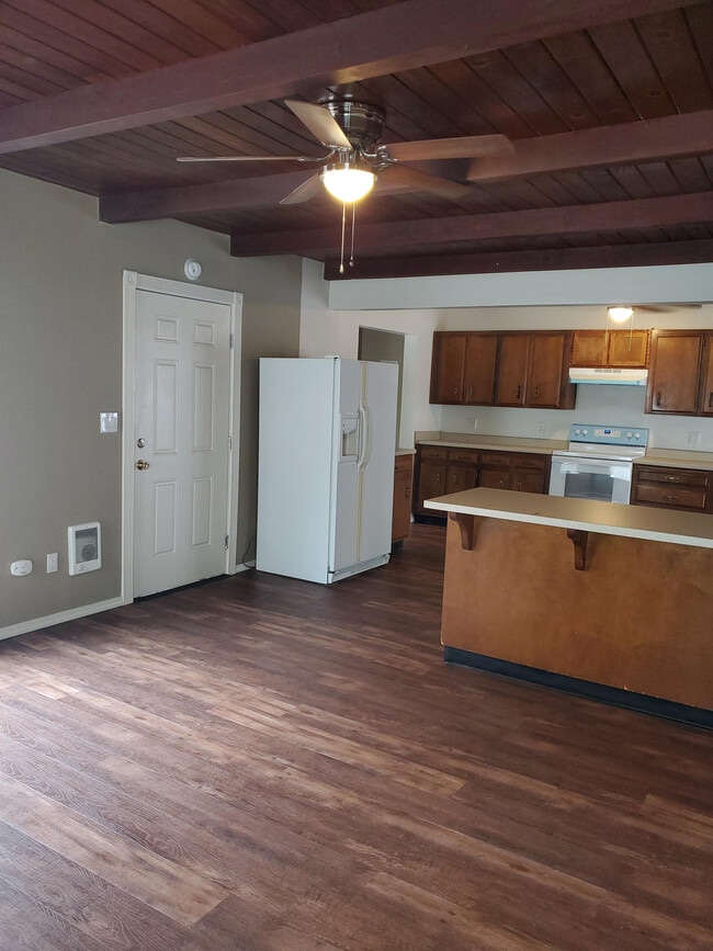 property at 3213 Center St NE