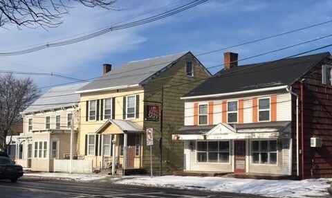 1611 Main St in Pleasant Valley, NY - Building Photo - Building Photo