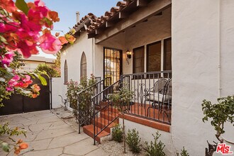 830 N Gardner St in Los Angeles, CA - Building Photo - Building Photo