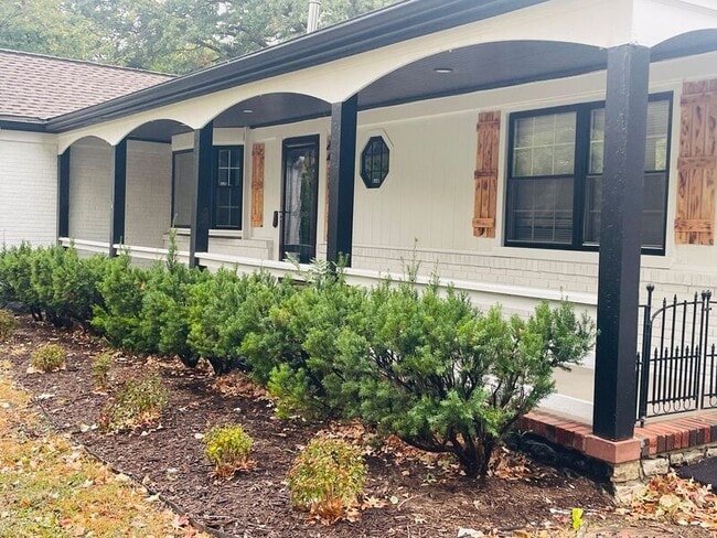 property at 2010 W 95th St