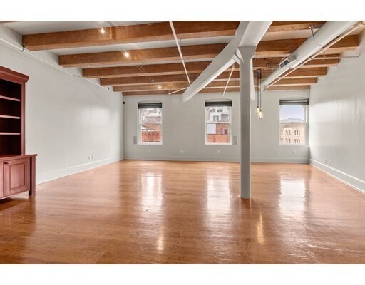 150 Lincoln St-Unit -5B in Boston, MA - Foto de edificio