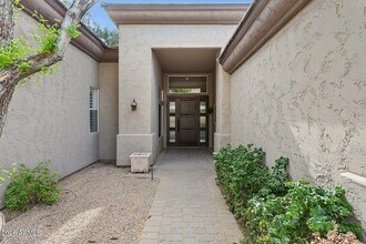 11411 E Sweetwater Ave in Scottsdale, AZ - Building Photo - Building Photo