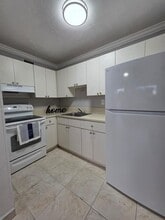 11005 SW 1st St, Unit 207 in Miami, FL - Foto de edificio - Building Photo