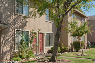 Hillsdale Village in Sacramento, CA - Building Photo - Building Photo