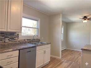 6435 Wells Dr in East Syracuse, NY - Building Photo - Building Photo