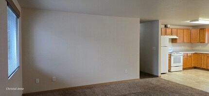 2261 E Crestview Dr in Shelton, WA - Building Photo - Building Photo