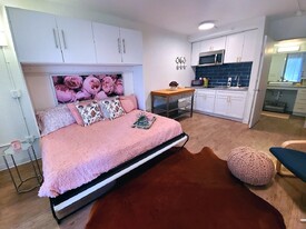 Centro Studio Homes Apartments