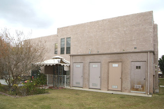 Cambridge Gardens in Las Vegas, NV - Building Photo - Building Photo