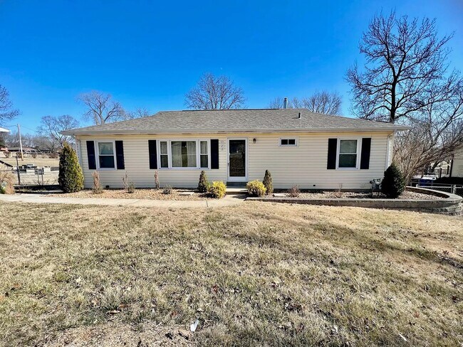 120 Lock Dr