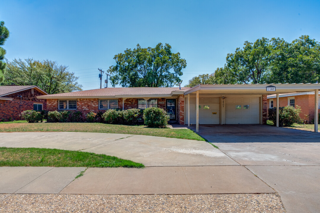 2507 60th St in Lubbock, TX - Building Photo