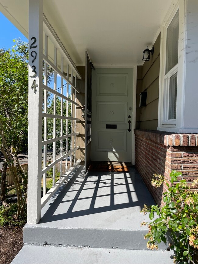 2934 2nd Ave N, Unit 2934