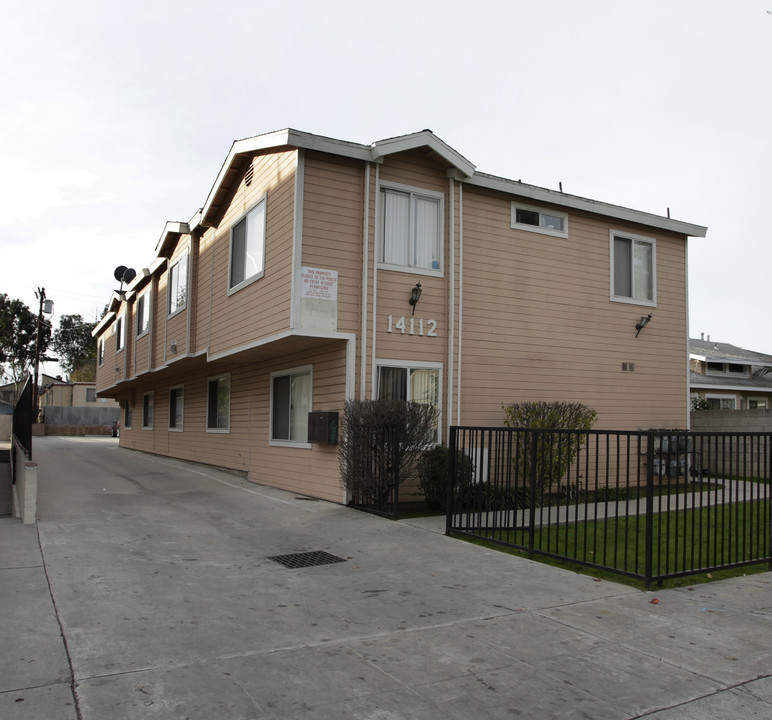 14112 Delano St in Van Nuys, CA - Building Photo