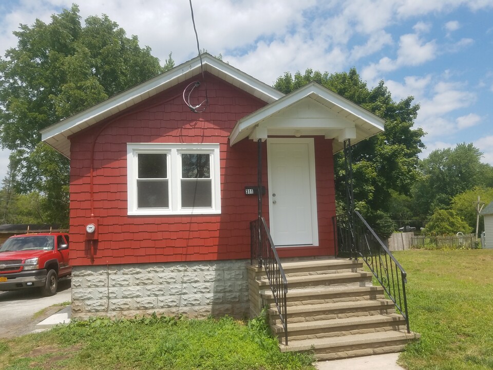 311 Maple St in Oneida, NY - Foto de edificio