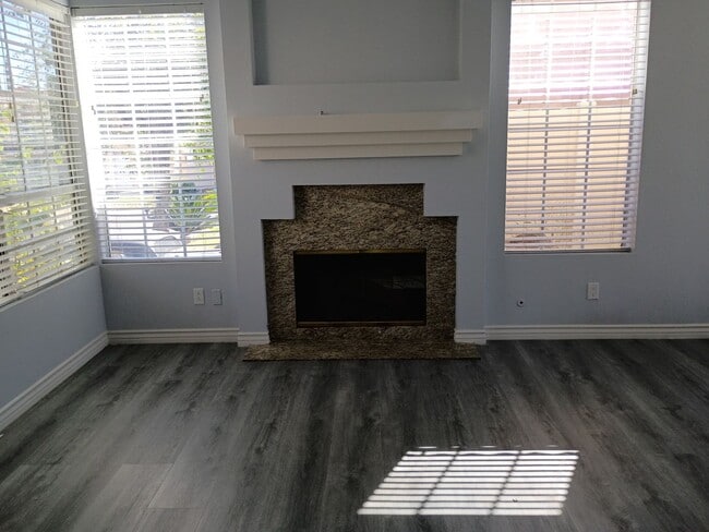 784 Fuchsia St in Corona, CA - Building Photo - Building Photo