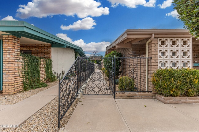 property at 3713 E Glenrosa Ave