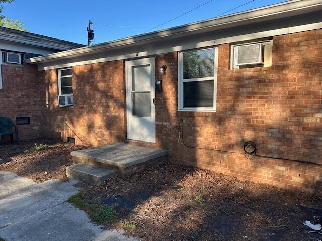3602 Greensboro St, Unit B in Greensboro, NC - Foto de edificio