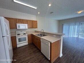 8548 Tower Falls Dr in Jacksonville, FL - Building Photo - Building Photo