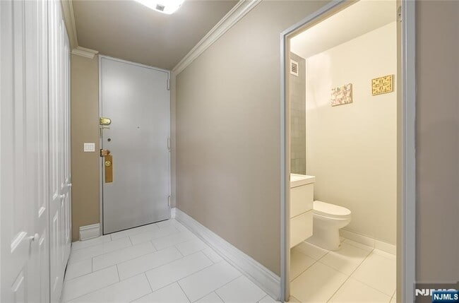 5 Horizon Rd in Fort Lee, NJ - Building Photo - Building Photo