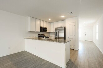 10121 Bridgton Mill in San Antonio, TX - Building Photo - Building Photo