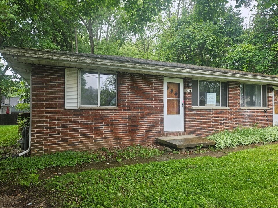 1306 Parmalee St in Kent, OH - Building Photo