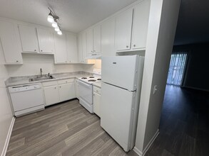 1005 Hickory Hill Ln in Nashville, TN - Building Photo - Building Photo