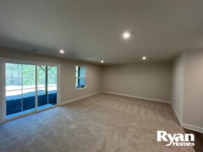 935 Woods Chapel Rd in Sugar Hill, GA - Building Photo - Building Photo