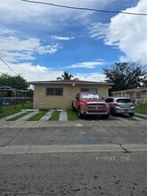 3110 NW 19th Ave in Miami, FL - Building Photo - Building Photo
