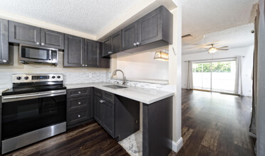 4972 SW 31st Terrace in Fort Lauderdale, FL - Building Photo - Building Photo