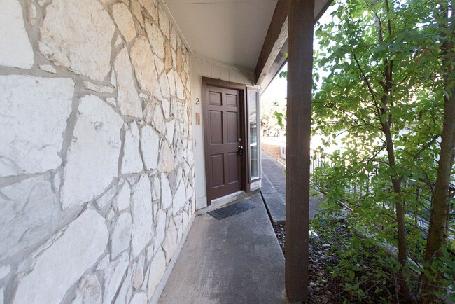 8435 Cranberry Hill-Unit -2 in San Antonio, TX - Building Photo - Building Photo