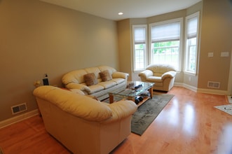 167 Shinnecock Dr in Englishtown, NJ - Foto de edificio - Building Photo