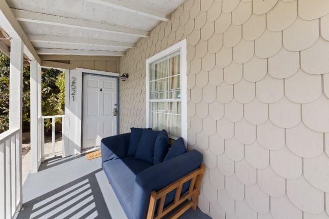 2521 W California St in Santa Ana, CA - Foto de edificio - Building Photo