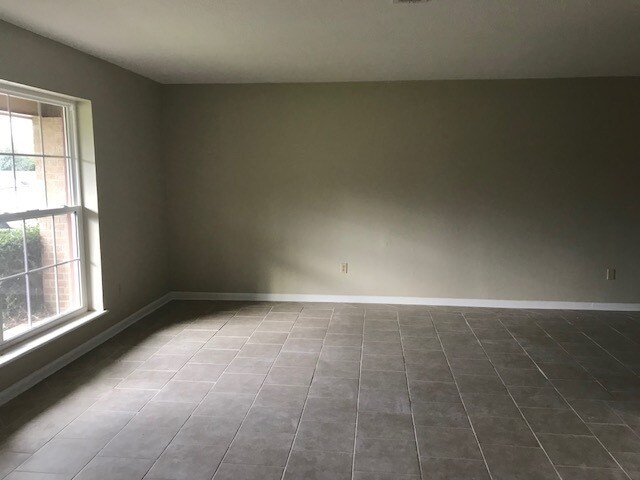 1102 Meadowbrook St in Deridder, LA - Building Photo - Building Photo