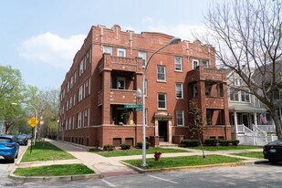 3655 N Bosworth Ave in Chicago, IL - Building Photo