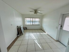 1330 N J Terrace in Lake Worth Beach, FL - Building Photo - Building Photo
