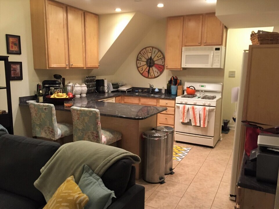 2715 N Marshfield Ave in Chicago, IL - Building Photo
