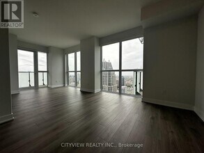 430-3430 Square One Dr in Mississauga, ON - Building Photo - Building Photo