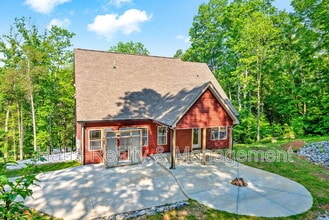 6466 Hwy 48 N in Cumberland Furnace, TN - Building Photo - Building Photo