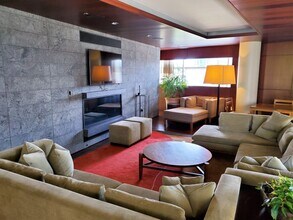 10700 NE 4th St in Bellevue, WA - Building Photo - Building Photo