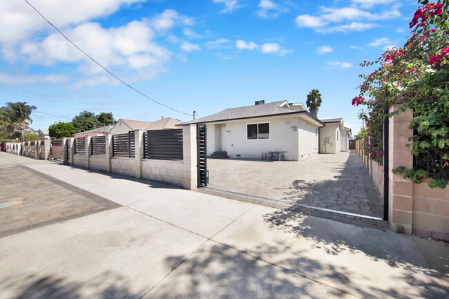 property at 6712 1/2 St Clair Ave