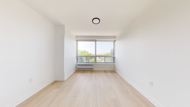 5120 Earnscliffe in Montréal, QC - Building Photo - Building Photo