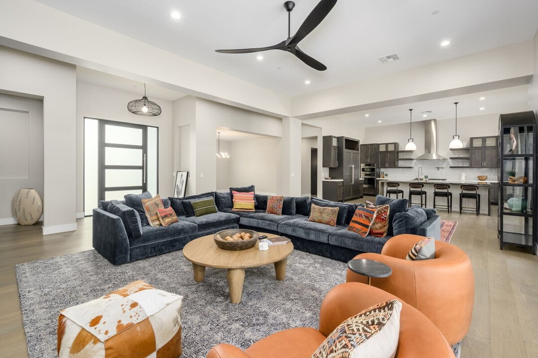 8742 E Woodley Way in Scottsdale, AZ - Building Photo