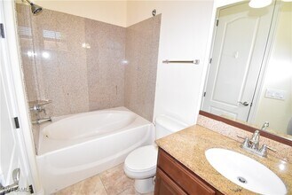 1296 Verde Dr in Naples, FL - Foto de edificio - Building Photo
