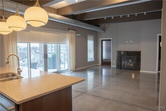 211 W Jefferson St in Syracuse, NY - Building Photo - Building Photo