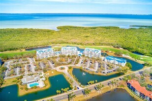 2323 Feather Sound Dr in Clearwater, FL - Building Photo