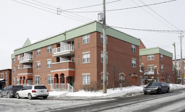 Lotus Court in Ottawa, ON - Building Photo - Building Photo